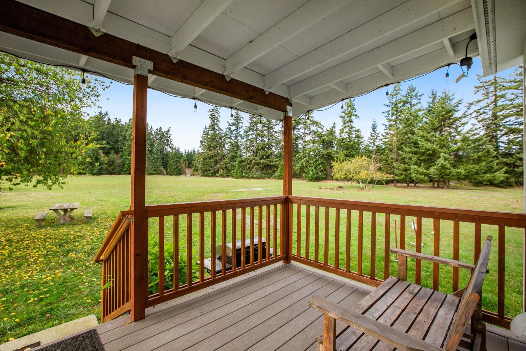 Historic Officer'S Farmhouse At Olf Coupeville Exterior photo