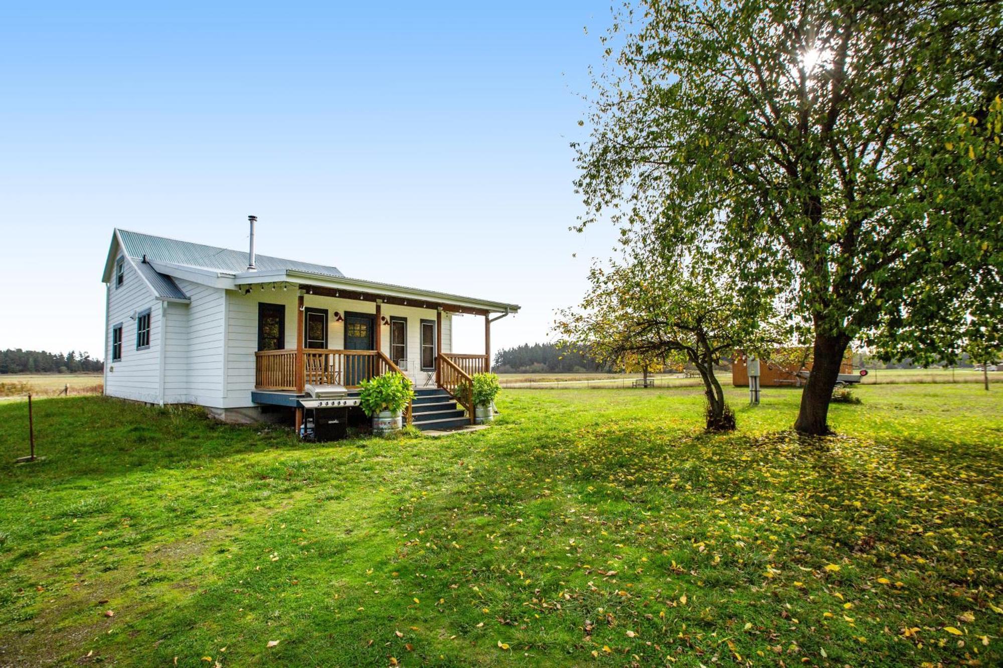 Historic Officer'S Farmhouse At Olf Coupeville Exterior photo